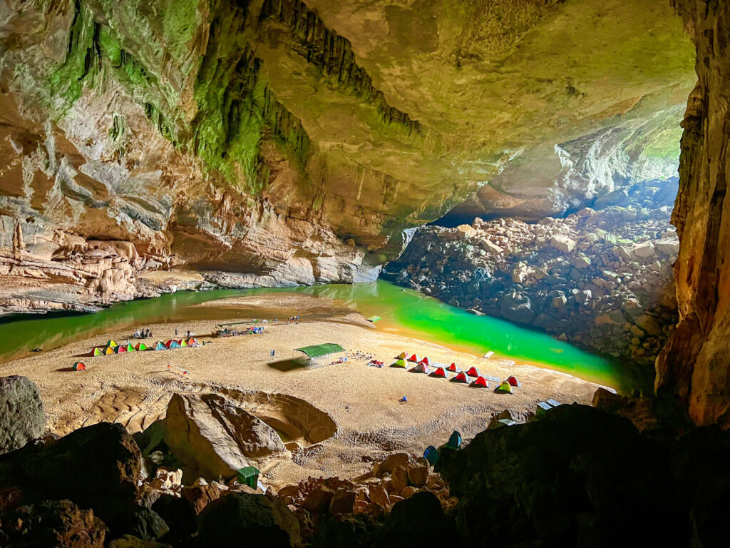 Hang En Cave exit arch with jungle backdrop