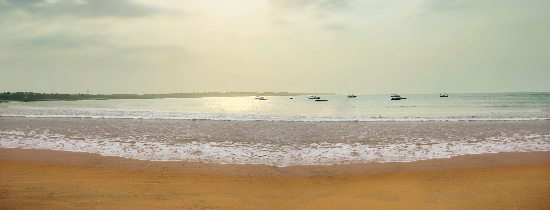 Nearby attractions to Aksa Beach Mumbai