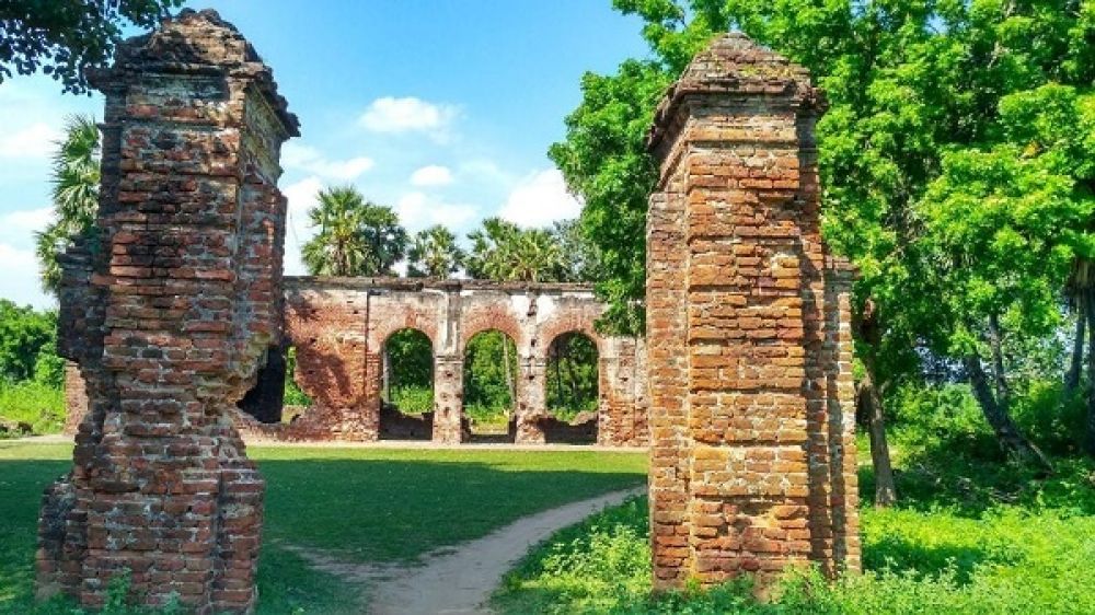 Ruins and open ground area at Arikamedu Pondicherry