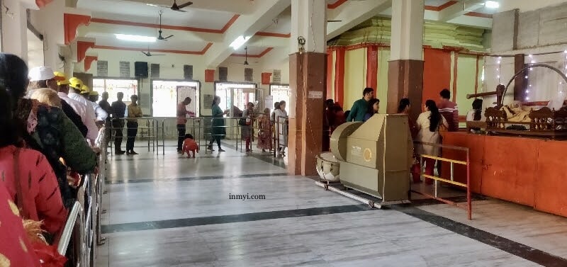 Devotees in darshan queue at Ashtavinayak temple