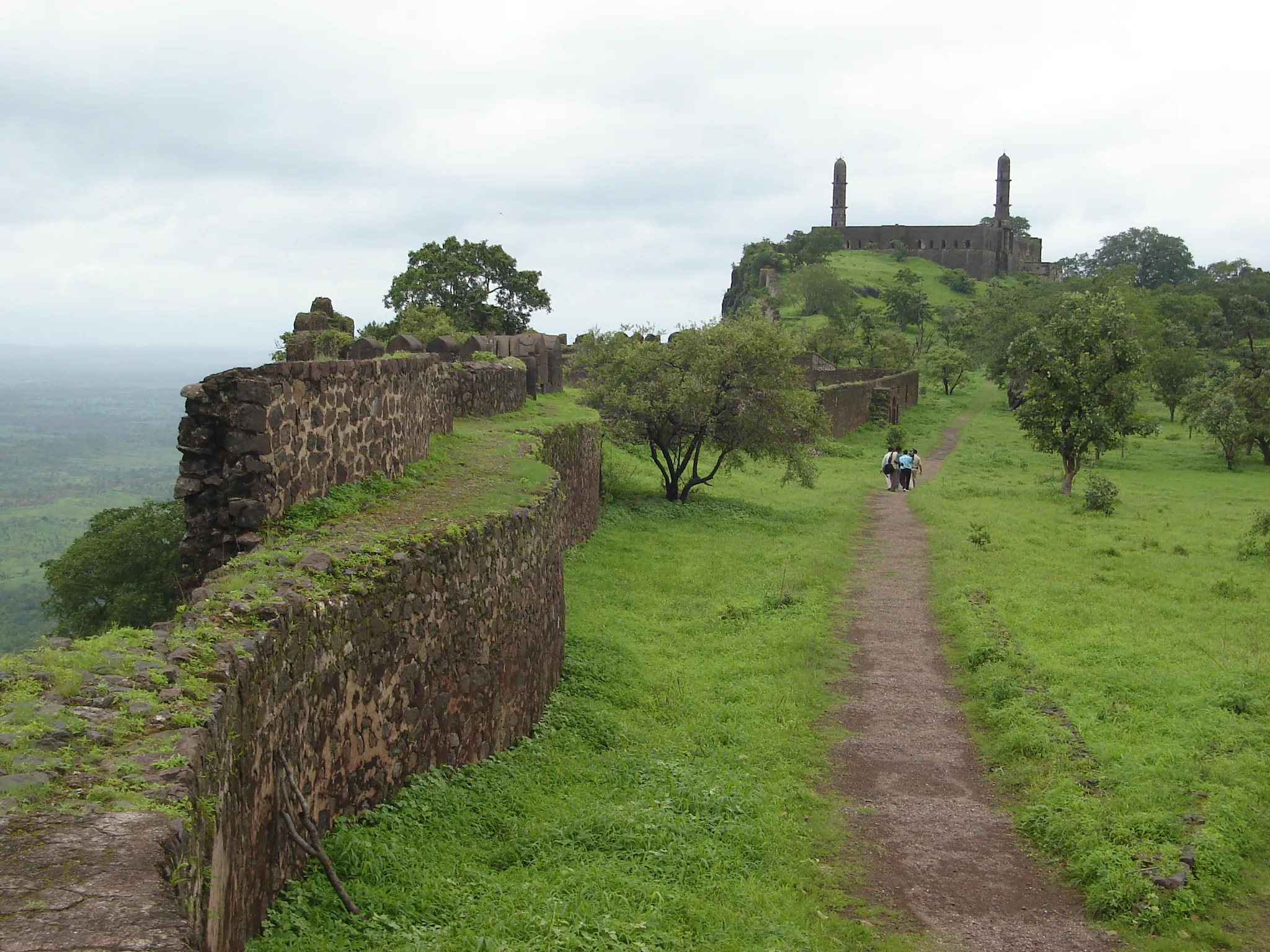 Uphill route and trek path to Asirgarh Fort