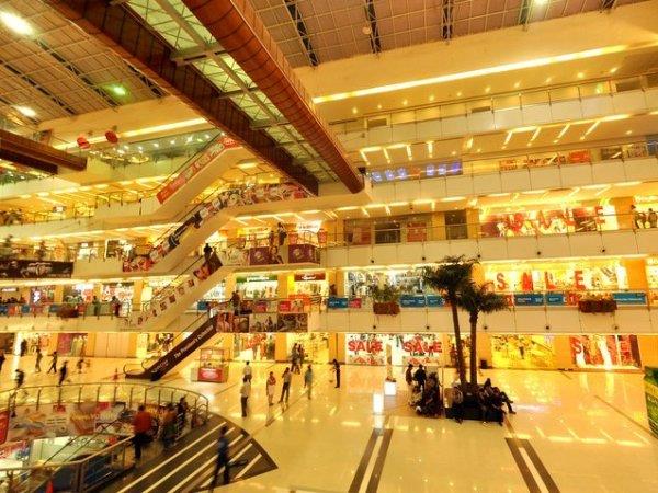 Shopping floors and stores in C21 Mall Indore