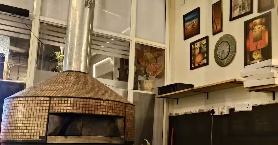 Cafe Xtasi Puducherry ambience