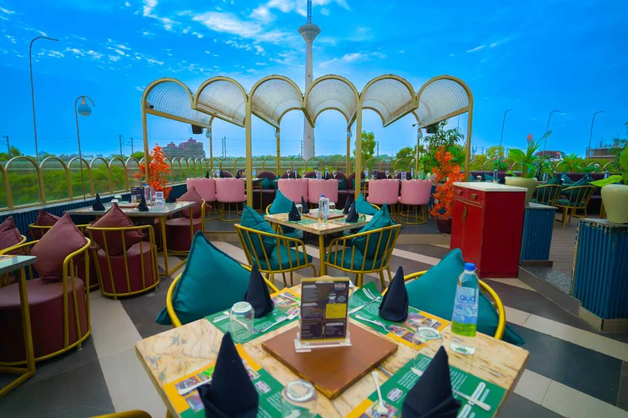 Outdoor seating cafe options in Ambala