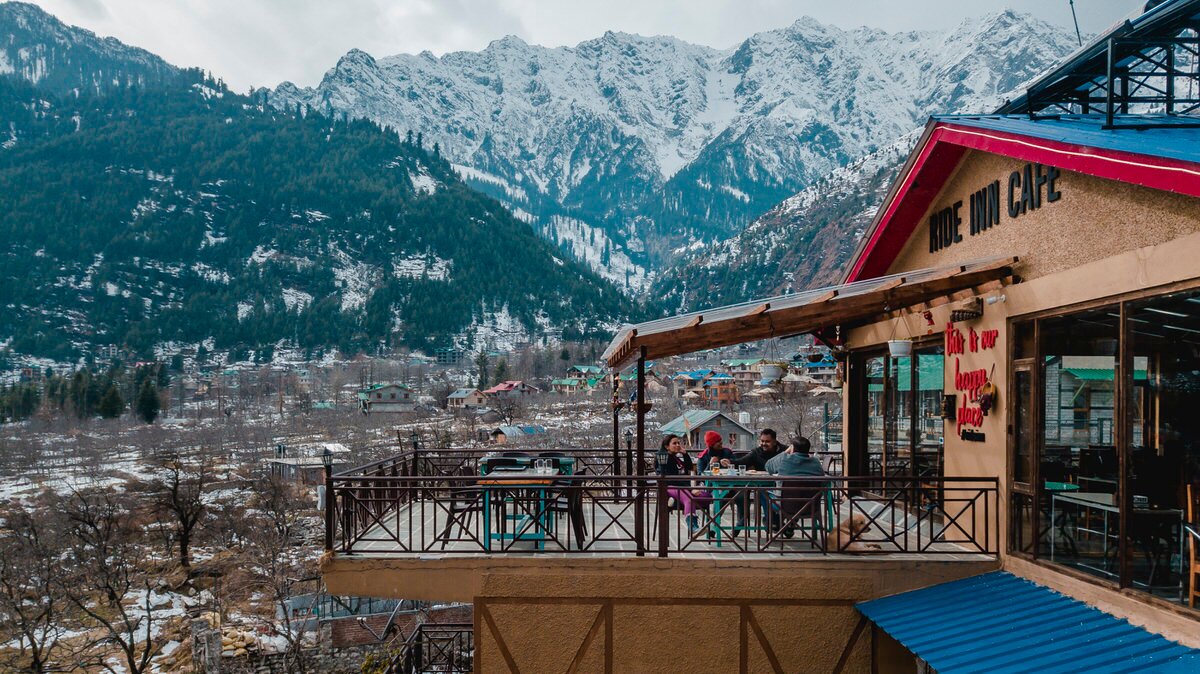 Cafe view near Kiulim and Manali hills
