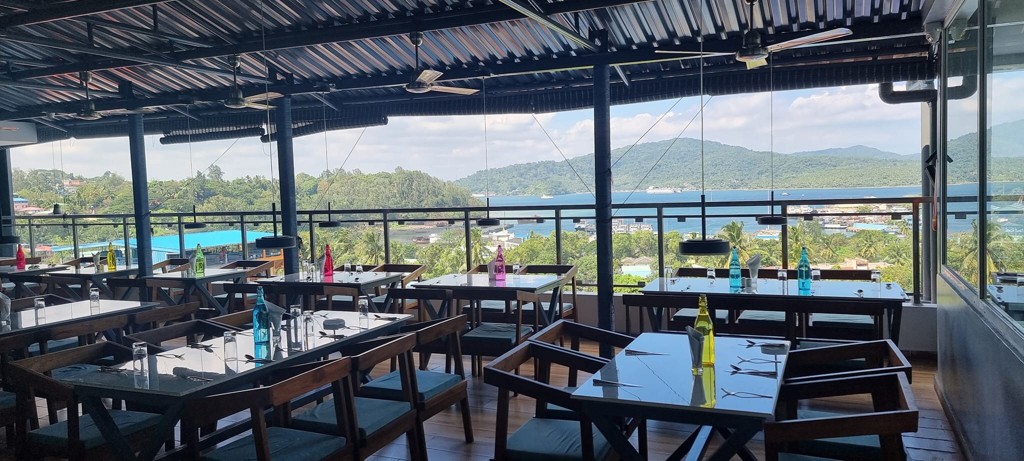 Seaside cafe vibe in Port Blair