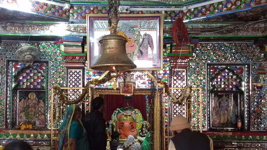 Family-friendly temple visit planning at Chintaman Ganesh Temple