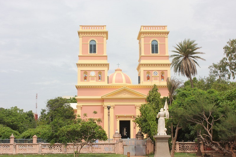 Front facade of Church of Our Lady of Angels in Pondicherry