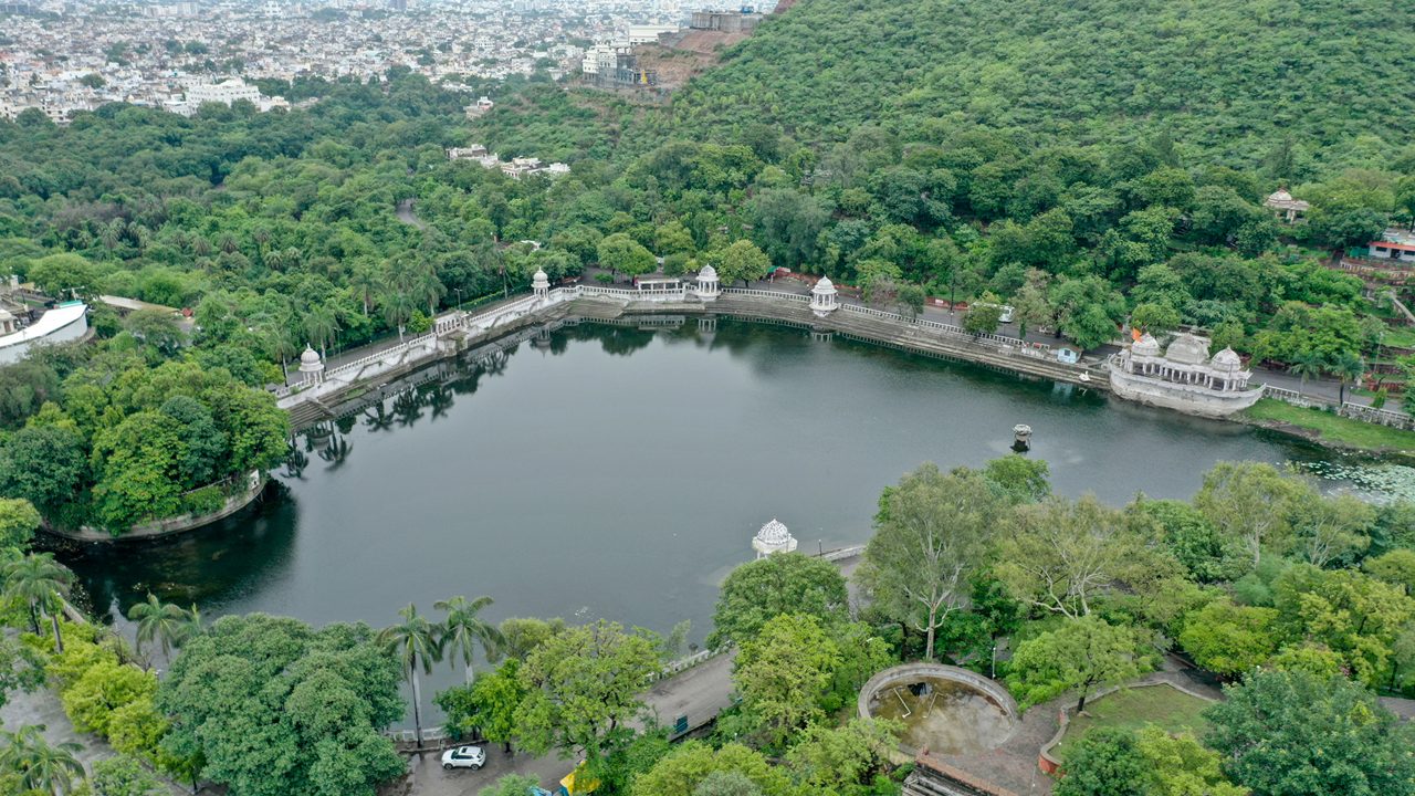 Doodh Talai Lake with Udaipur city view and surrounding hills