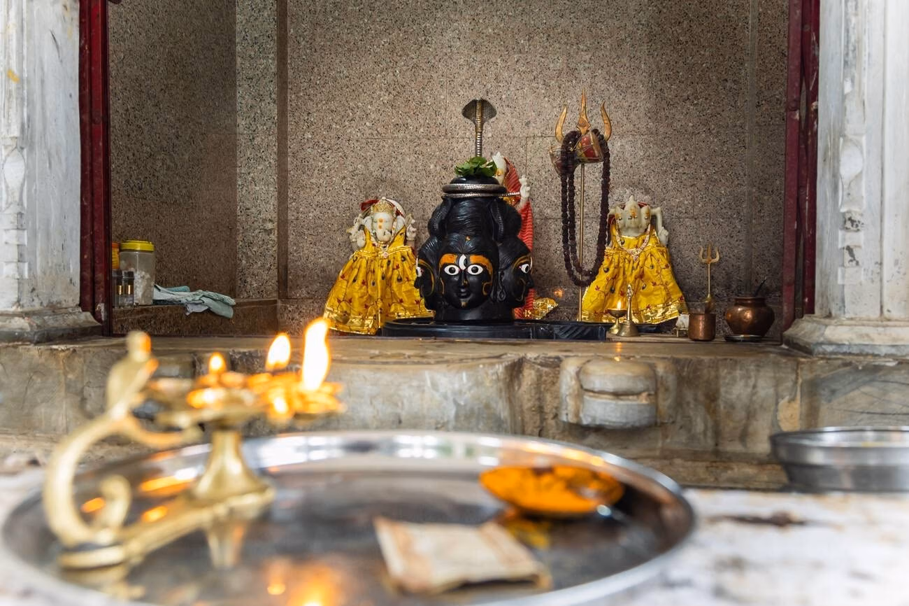 Early Morning Aarti at Eklingji Temple