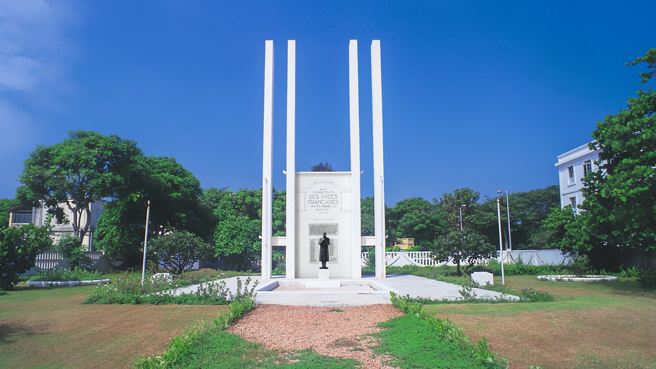 French War Memorial structure at Pondicherry promenade