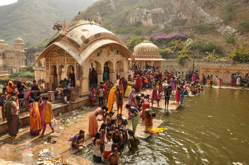 How to reach Galtaji Temple Jaipur via road from old city and central Jaipur