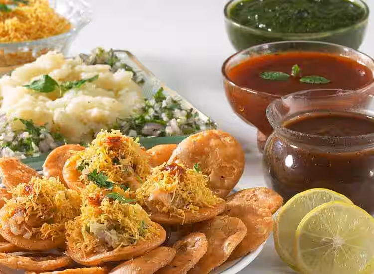 Street food stalls and evening crowd near Ghanta Ghar Jodhpur