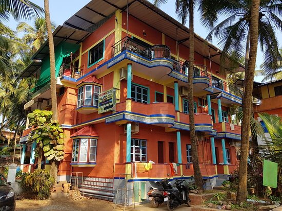 Accommodation options for a Gokarna beach trip