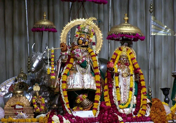 Govind Dev Ji Temple Jaipur with temple courtyard and devotional crowd setting