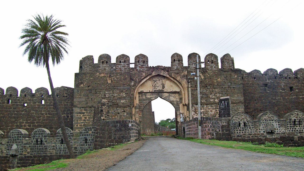 Gulbarga Fort exterior showing massive walls