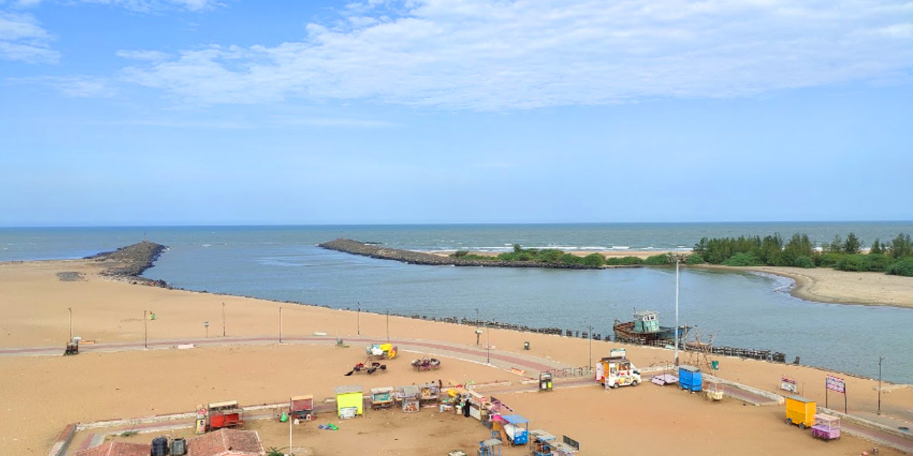Wide shoreline view of Karaikal Beach