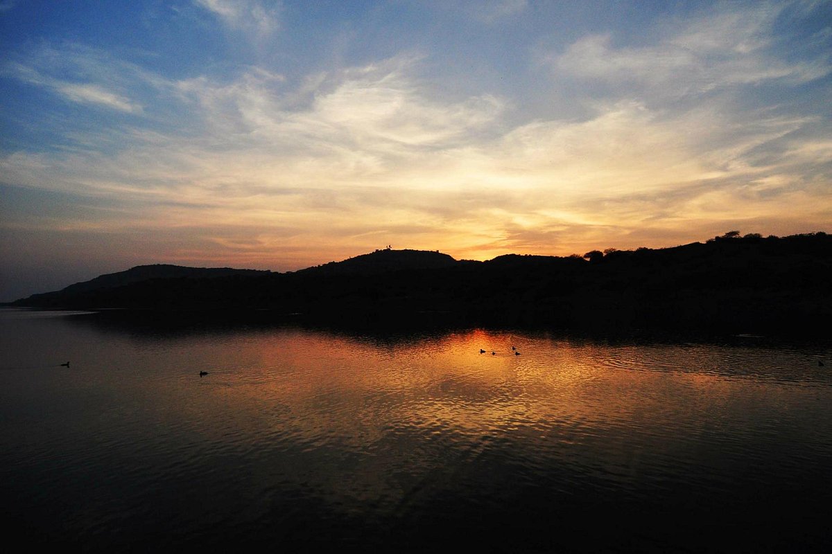 Sunset view over Kaylana Lake in Jodhpur