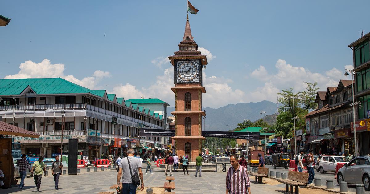 Lal Chowk clock tower and city center streets in Srinagar
