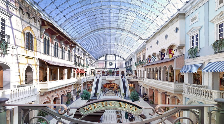Main interior view of Mercato Shopping Mall Dubai