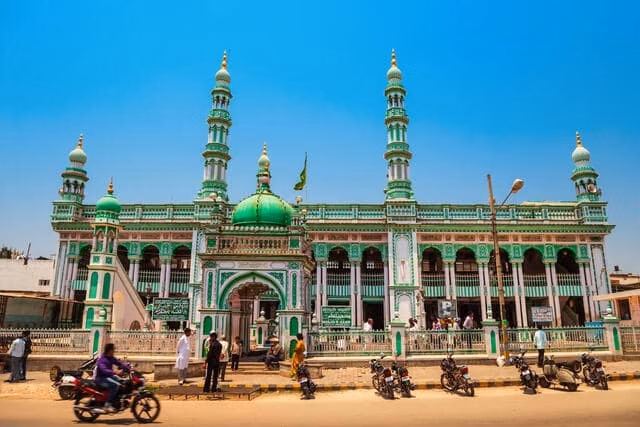 Old city lane in Raichur with heritage-era structures and local life
