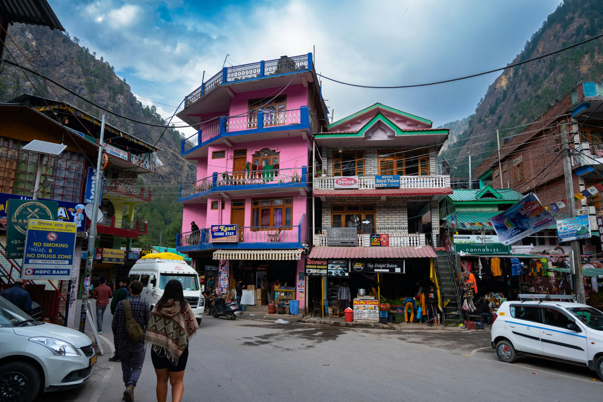 Main market lane for shopping in Kasol