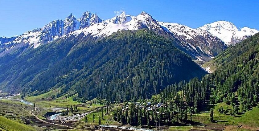 Sonmarg valley and snow-capped mountain landscape